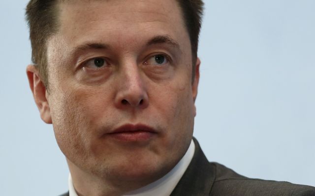 Tesla: Î Î±ÏÎ±Î¹Ï„ÎµÎ¯Ï„Î±Î¹ Î±Ï€ÏŒ Ï€ÏÏŒÎµÎ´ÏÎ¿Ï‚ Î¿ ÎœÎ±ÏƒÎº â€“ ÎšÎ±Ï„Î±Î²Î¿Î»Î® Ï€ÏÎ¿ÏƒÏ„Î¯Î¼Î¿Ï… 40 ÎµÎºÎ±Ï„. Î´Î¿Î»Î±ÏÎ¯Ï‰Î½ | in.gr