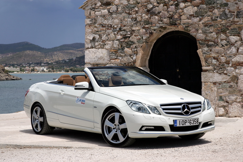 Mercedes-Benz E 200 CGI Cabriolet: Η γοητεία του κλασικού