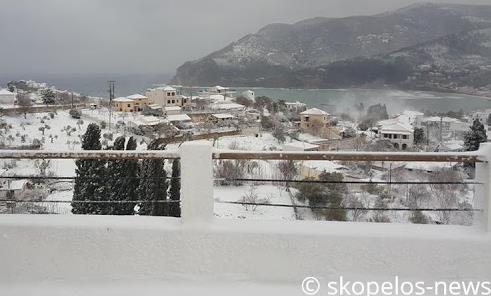 Κατάσταση εκτάκτου ανάγκης στις Σποράδες: το 1,5 μέτρο έφτασε το χιόνι