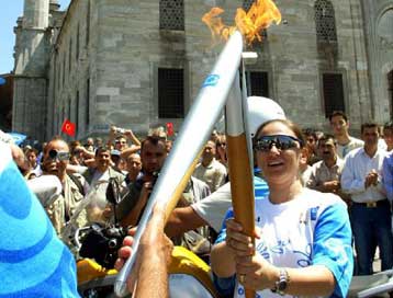 Στην Κύπρο έφτασε την Πέμπτη η Ολυμπιακή Φλόγα