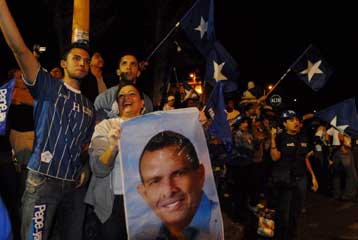 Ο ηγέτης της αντιπολίτευσης νικητής των εκλογών στην Ονδούρα