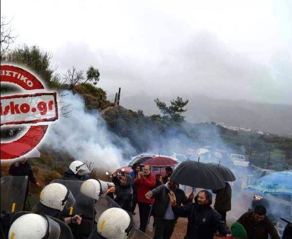 Συμπλοκές ΜΑΤ και πολιτών έξω από κλειστό στρατόπεδο στην Κω