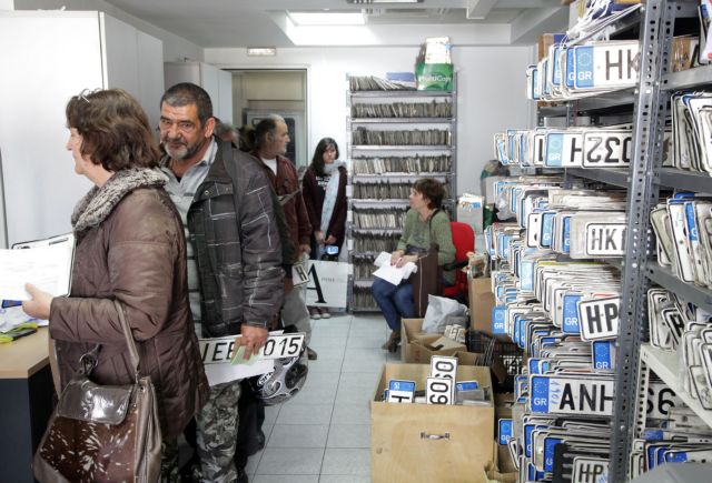 Προς νομοθετική ρύθμιση για τα τέλη ΙΧ με το μήνα