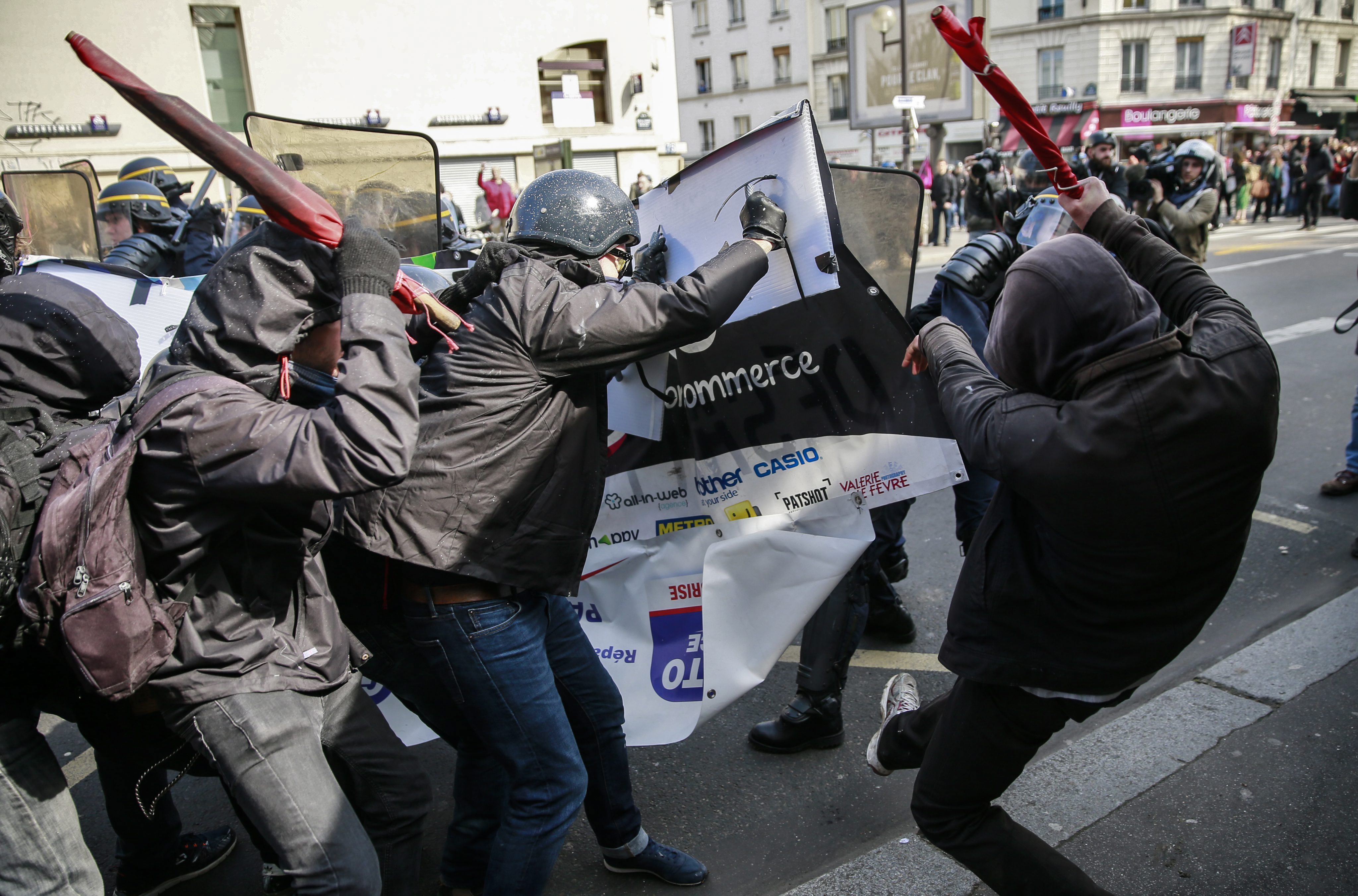 Конфликт франции. Франция манифестация. Митинги во Франции. Протесты во Франции.