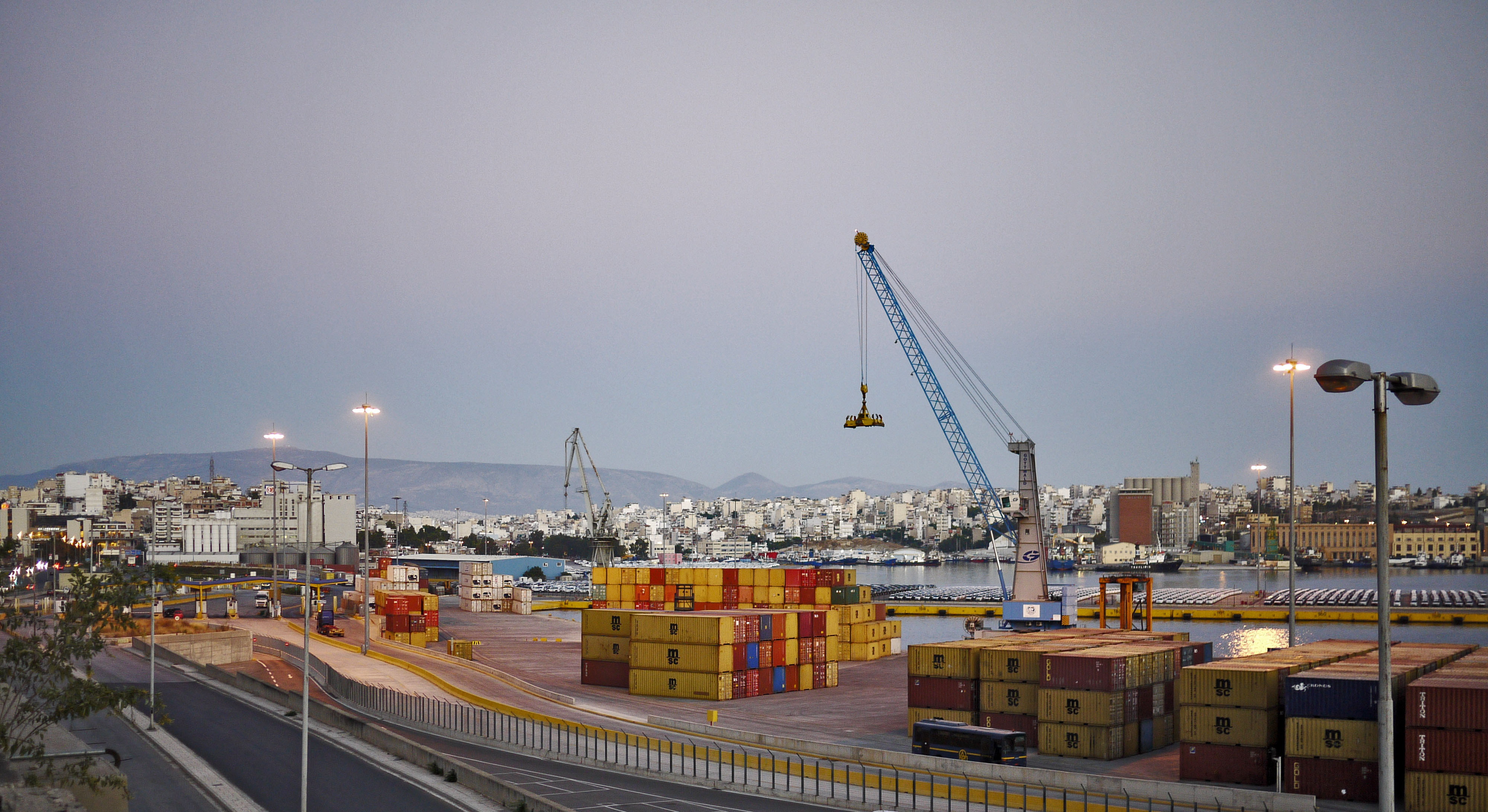 Σε κάμψη οι εξαγωγές το α’ εξάμηνο, λόγω capital controls