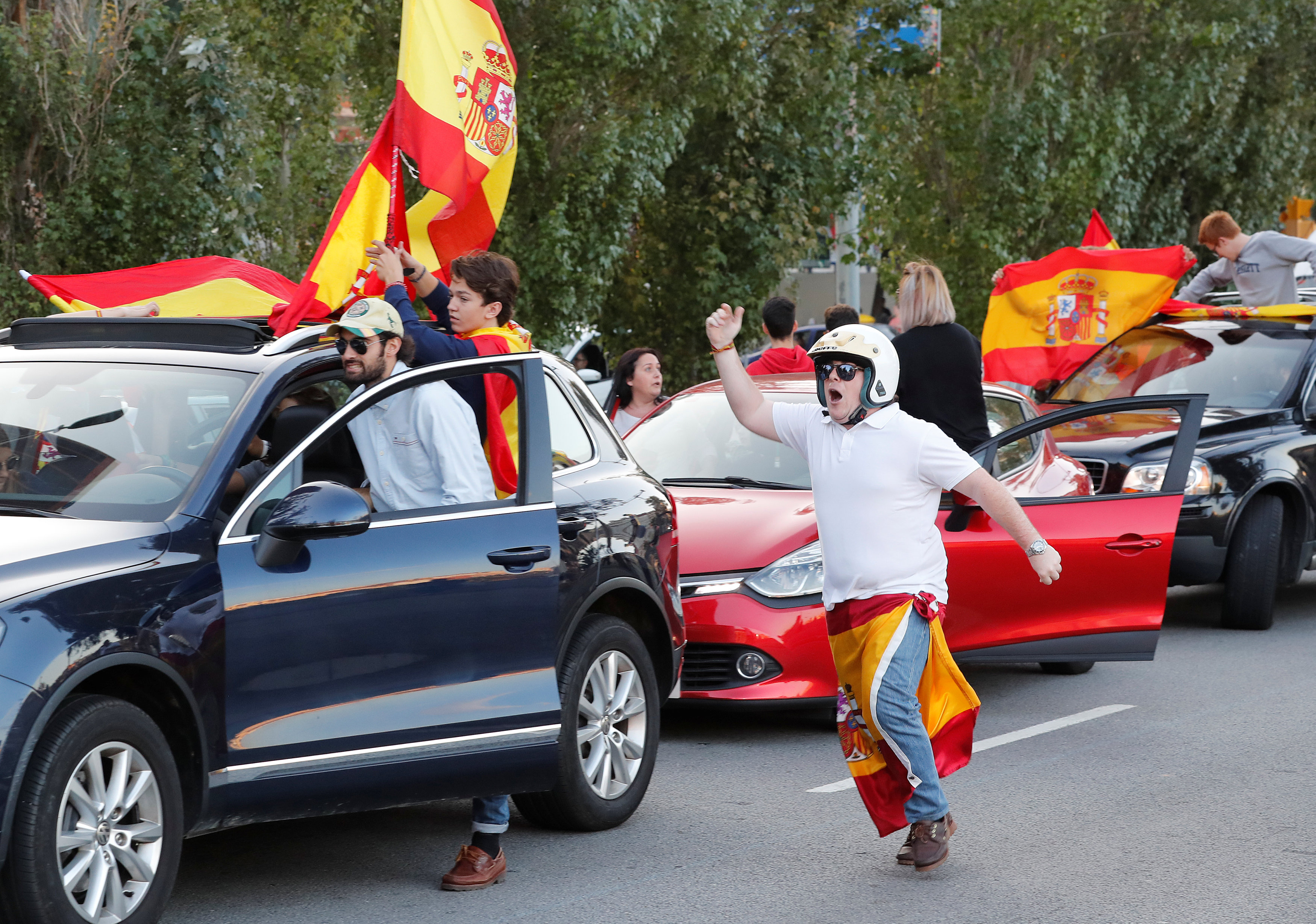 «Ο Πουτζδεμόντ στη φυλακή!» απαντά η Μαδρίτη