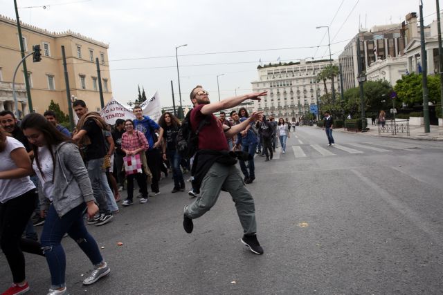 Επεισόδια στο αντιπολεμικό συλλαλητήριο [Βίντεο]