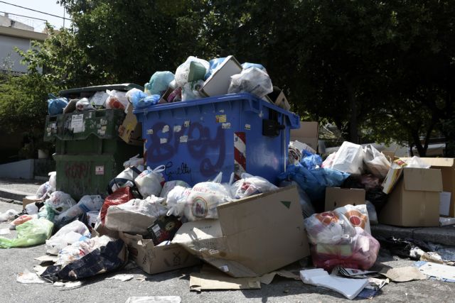 «Πνίγεται» από τα σκουπίδια η Κέρκυρα