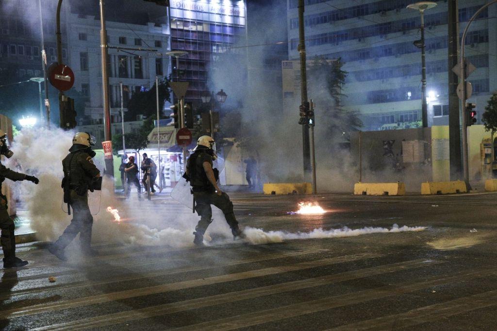 Ένταση και χημικά στην πορεία για τον Παύλο Φύσσα