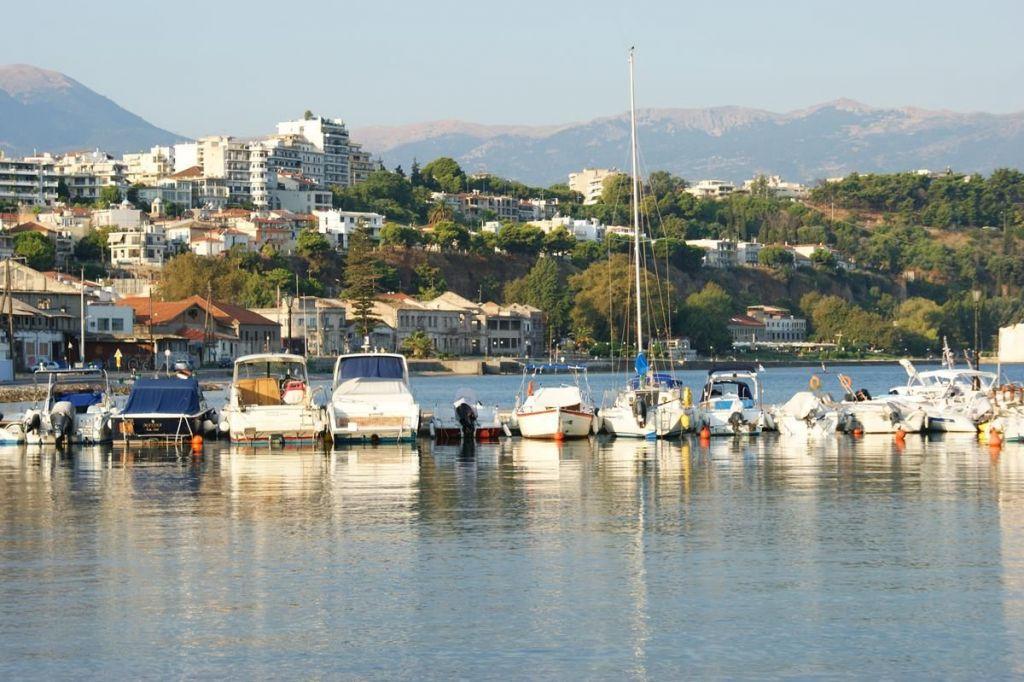 Αίγιο, ο τόπος και τα μνημεία