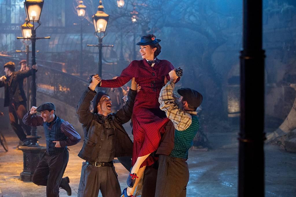 Η Έμιλι Μπλαντ τραγουδάει στο «Μary Poppins Returns»