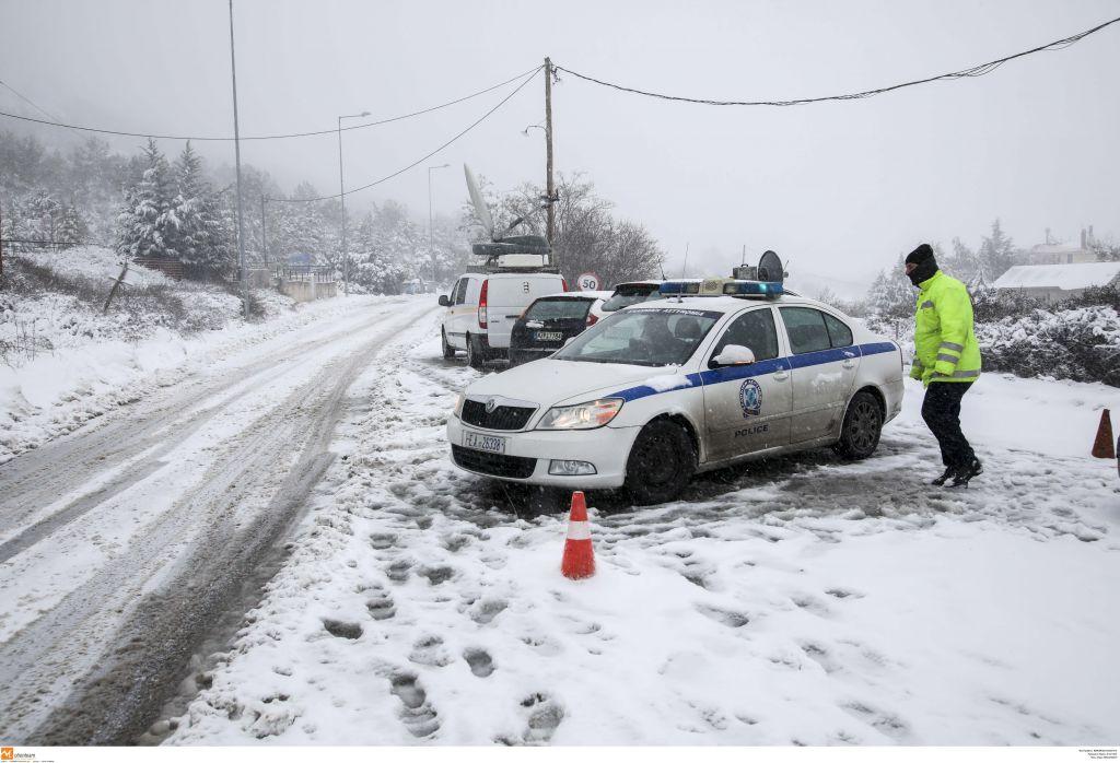 Σαρώνει η κακοκαιρία – Πού χρειάζονται αλυσίδες