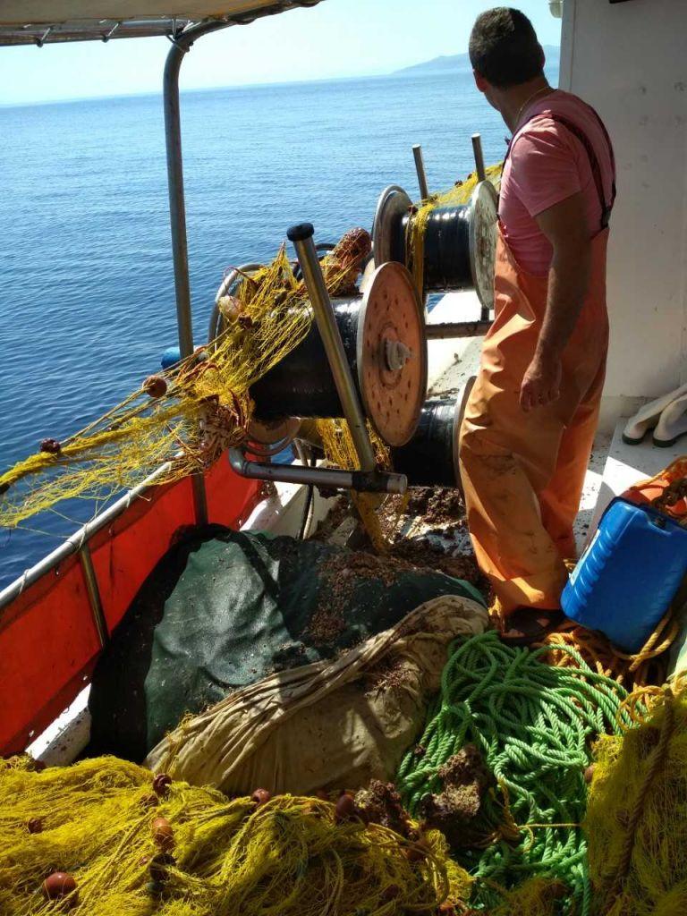 Αλλάζουν τρόπο ψαρέματος οι ψαράδες στις Β. Κυκλάδες