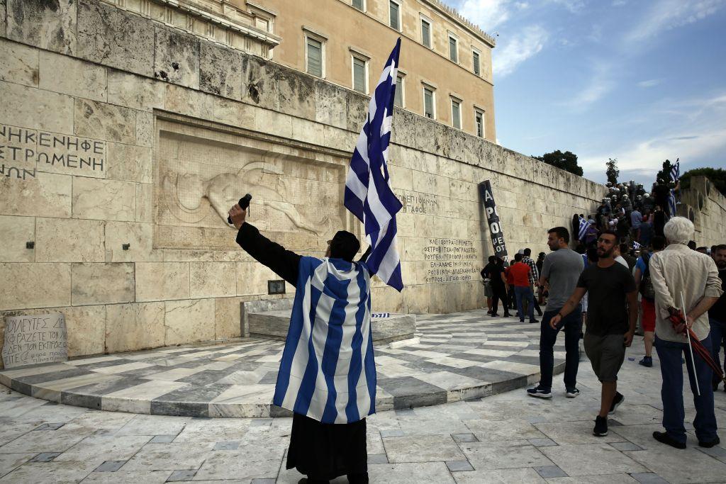 Σε τεντωμένο σχοινί η συμφωνία των Πρεσπών – Γιατί κινδυνεύει η Ελλάδα στο μέλλον