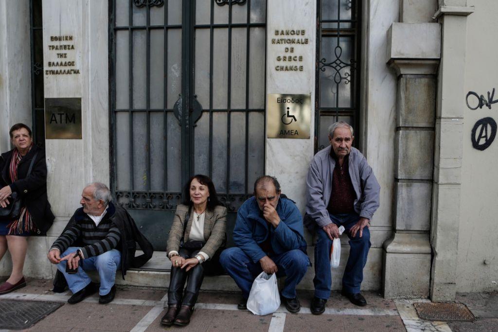 ÎˆÏÏ‡Î¿Î½Ï„Î±Î¹ Î¿Î¹ Ï€ÎµÏÎ¹ÎºÎ¿Ï€Î­Ï‚ ÏƒÏ„Î¹Ï‚ ÏƒÏ…Î½Ï„Î¬Î¾ÎµÎ¹Ï‚ | in.gr