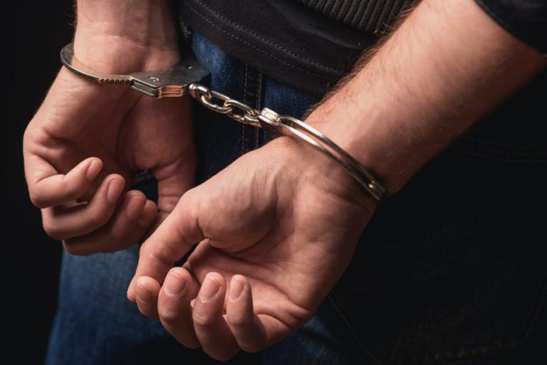 Συλλήψεις για κλοπή και λαθραία τσιγάρα στο Ρέθυμνο
