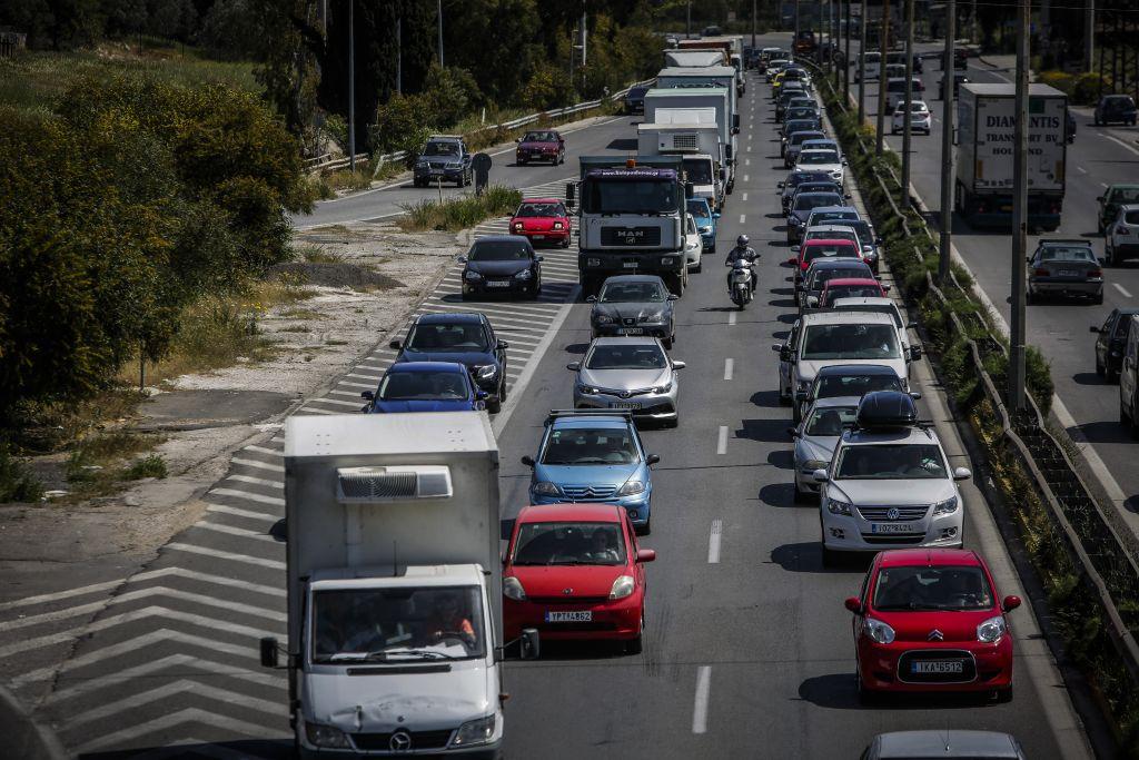 Ανοιχτά και τα δύο ρεύματα της Αθηνών-Λαμίας, κανονικά η κυκλοφορία σε Καισαριανή και Κατεχάκη