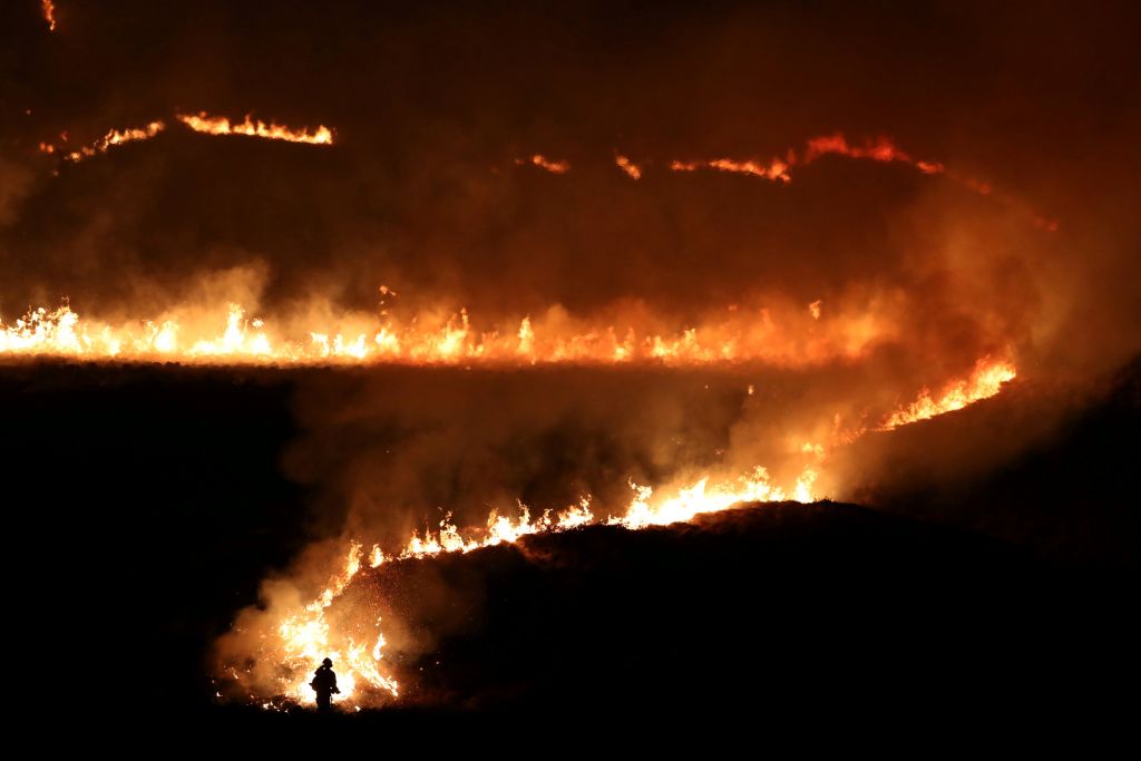 Σκηνές αποκάλυψης από την μεγάλη φωτιά στην Βρετανία