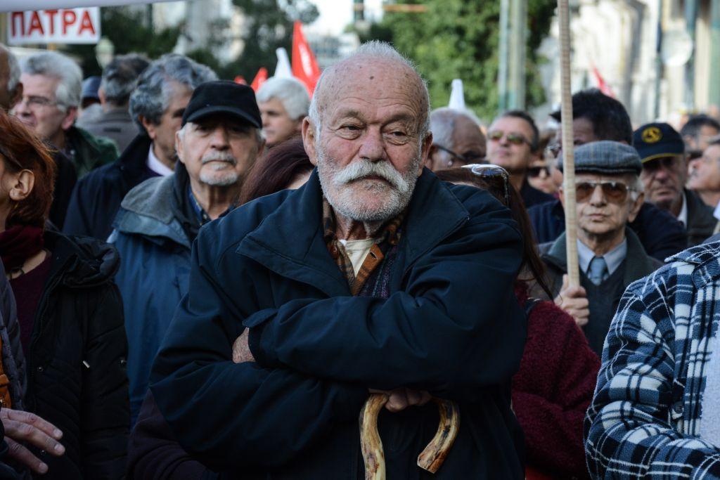 Αναδρομικά συντάξεων : Ποιοι θα πάρουν έως 16.500 ευρώ