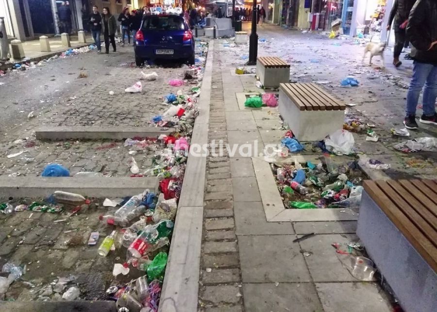 Τσικνοπέμπτη : Σκουπιδότοπος το κέντρο της Θεσσαλονίκης (εικόνες)