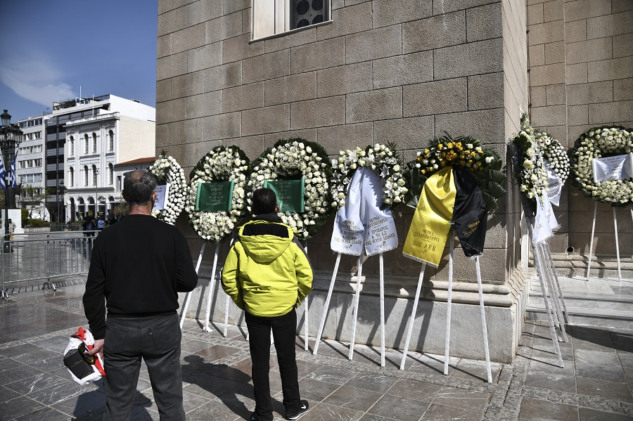 Στεφάνια για τον Θανάση και από ΠΑΕ Παναθηναϊκός και Βαρδινογιάννη