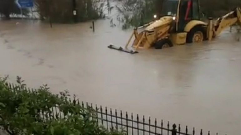 Κακοκαιρία στην Κρήτη: Αίσιο τέλος στην περιπέτεια των εγκλωβισμένων