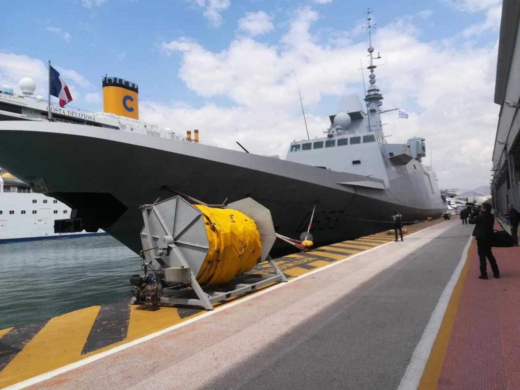 Στον Πειραιά η γαλλική φρεγάτα Languedoc με το «υπερόπλο» Scalp Naval [Εικόνες]