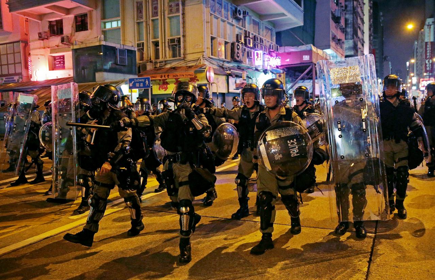 Χονγκ Κονγκ: Βίαιες συγκρούσεις αστυνομίας – ακτιβιστών και δεκάδες συλλήψεις