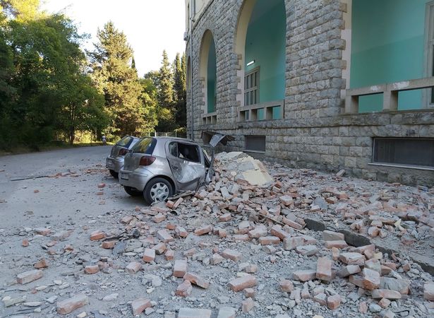 Σεισμός στην Αλβανία: Τραυματίες και κτίρια κομμένα στη μέση – Ο ισχυρότερος των τελευταίων 20 ετών