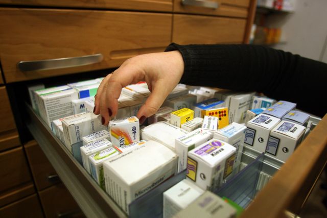 «Nαι» στη διάθεση ακριβών φαρμάκων από τα φαρμακεία - Δεκτή η πρόταση Κικίλια