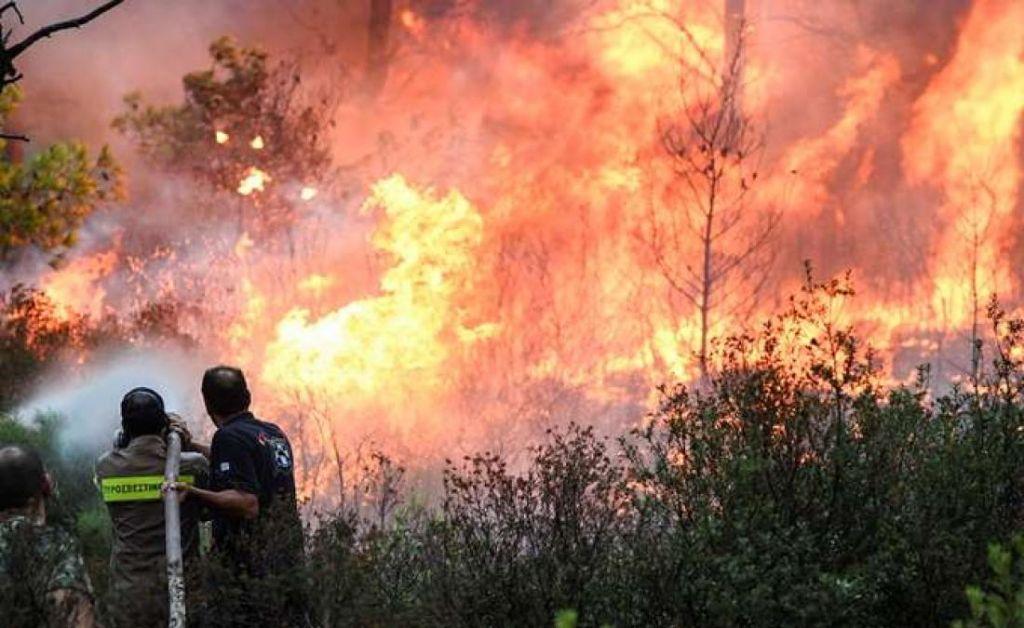 Σε πύρινο κλοιό η Κεφαλονιά: Πέντε εστίες πυρκαγιάς ξέσπασαν ταυτόχρονα