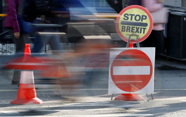 Brexit : Για αναβολή αποφασίζει η ΕΕ εν μέσω διχασμού για το χρονικό όριο