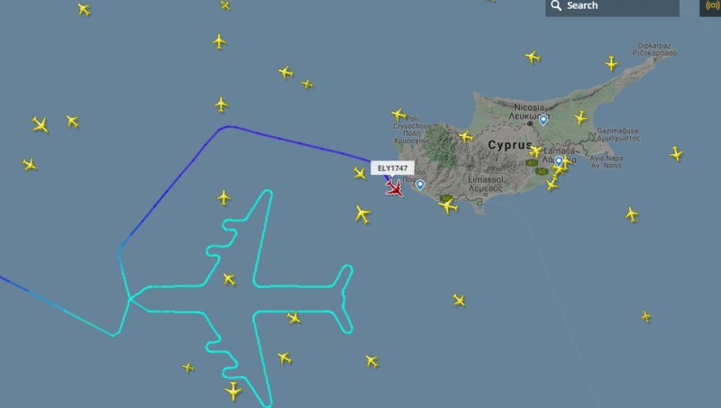 Κύπρος : Απίστευτη εικόνα διέγραψε στην τελευταία του πτήση αεροσκάφος