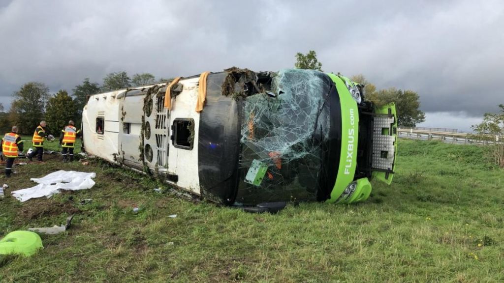 Γαλλία : Σοκαριστικό τροχαίο με λεωφορείο - 33 τραυματίες