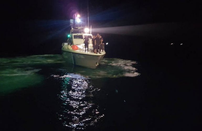 Αντίρριο : Ένας νεκρός και ένας αγνοούμενος μετά από ανατροπή σκάφους