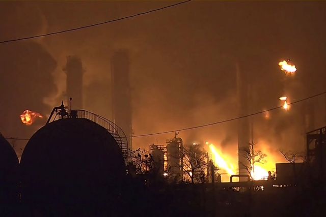 Συναγερμός στο Τέξας : Εκκενώνονται πόλεις λόγω νέας έκρηξης στο χημικό εργοστάσιο