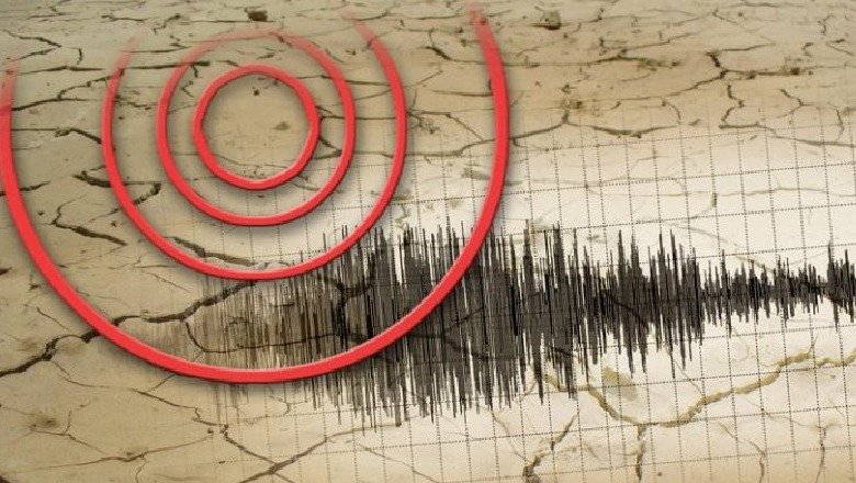 Σεισμός στην Αλβανία: 5 Ρίχτερ «ξύπνησαν» φρικτές μνήμες - Βγήκαν στους δρόμους οι κάτοικοι