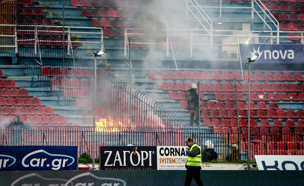 Εικόνες από τα επεισόδια στη Νέα Σμύρνη (pics)