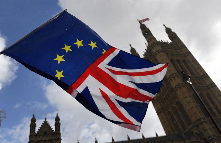 Guardian : Στις 3 Μαρτίου αρχίζουν οι διαπραγματεύσεις ΕΕ-Βρετανίας για τη νέα σχέση τους