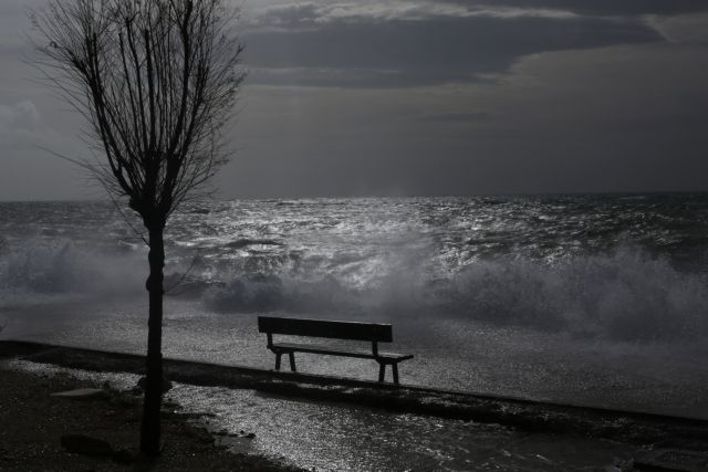 Αλλάζει ο καιρός: Έρχονται βροχές, καταιγίδες και θυελλώδεις άνεμοι