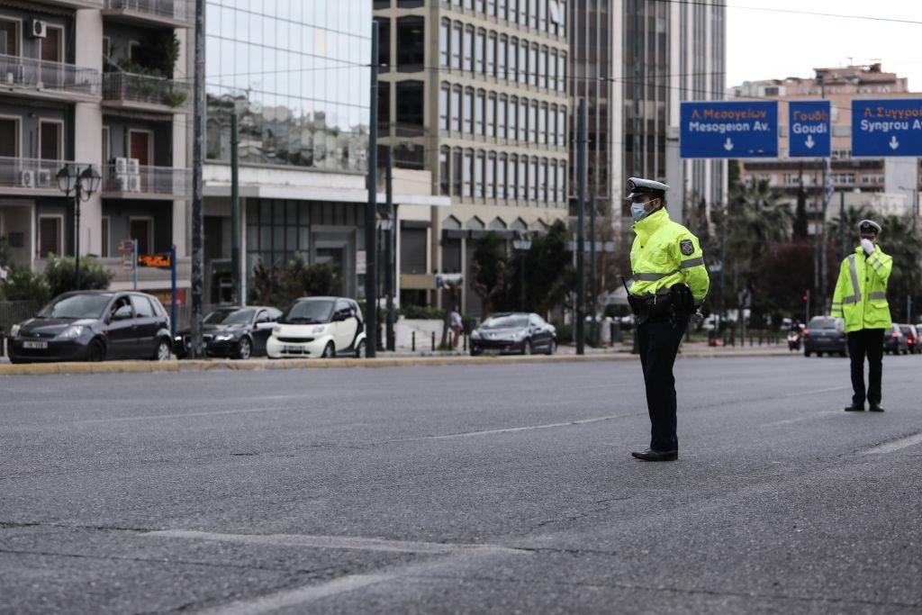 Κοροναϊός : Η ζωή με την απαγόρευση κυκλοφορίας – Δίνει ελπίδα το ιαπωνικό φάρμακο που παράγγειλε η Ελλάδα