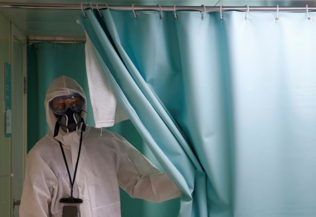 Ρωσία : Οργισμένοι οι γιατροί καθώς τα νοσοκομεία της χώρας μπαίνουν σε καραντίνα