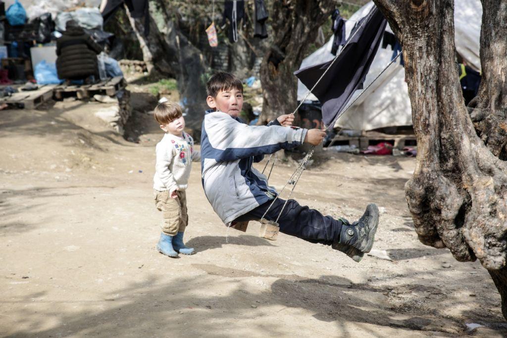 Σε μετεγκαταστάσεις ασυνόδευτων εξαντλείται η ευαισθησία της Ευρώπης – Ρουλέτα παίζει στα καμπ η Ελλάδα