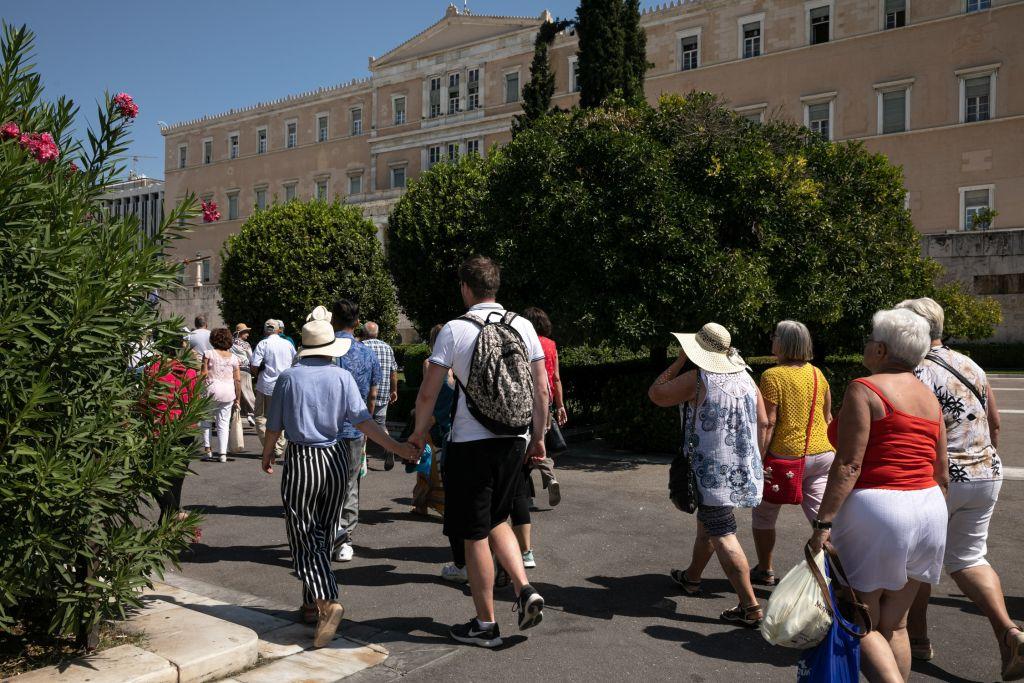Οι μισοί Γερμανοί δεν θα κάνουν διακοπές – Τι θα γίνει με τους τουρίστες στην Ελλάδα