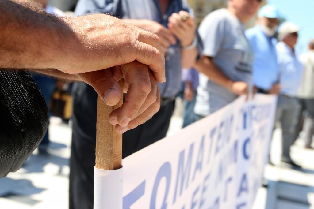 Δεν θα πληρώνουν εισφορές οι συνταξιούχοι με αγροτικό κλήρο και εισόδημα έως 10.000 ευρώ