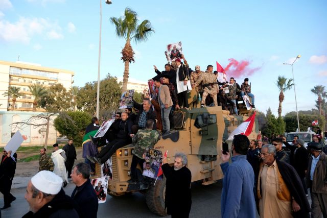 Ραγδαίες εξελίξεις στη Λιβύη – Πληροφορίες για μετακίνηση αιγυπτιακών δυνάμεων