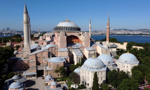 Αγιά Σοφιά : Ερντογάν εναντίον όλων για την μετατροπή σε τζαμί – Δεν κάνει πίσω