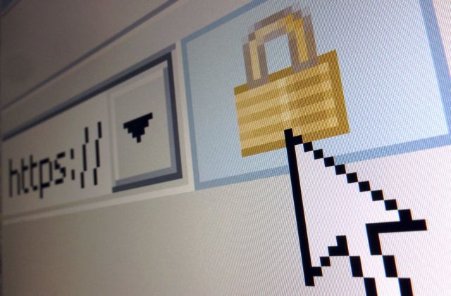 Ανθούν οι διαδικτυακές απάτες την περίοδο του lockdown