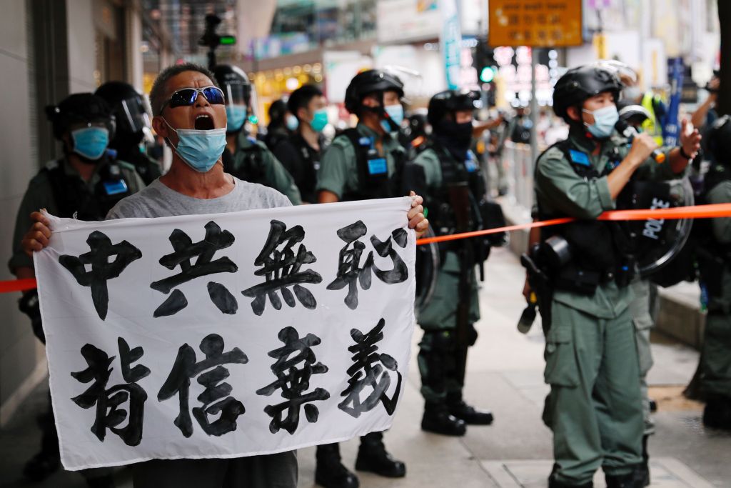 «Φρένο» της Κίνας στη μετανάστευση κατοίκων του Χονγκ Κονγκ στη Βρετανία