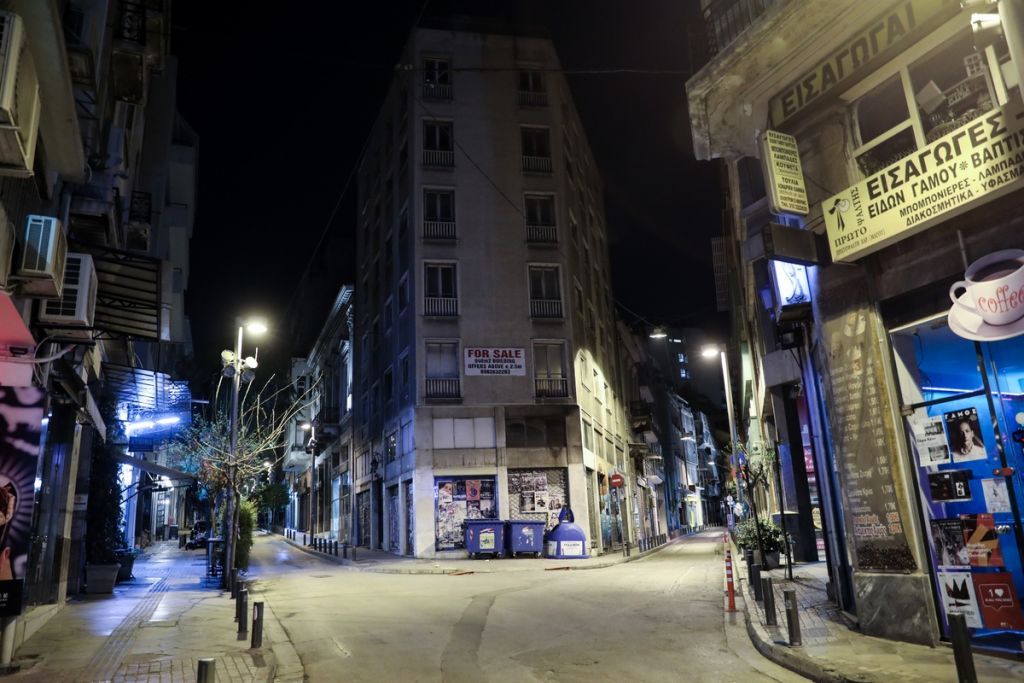 Κοροναϊός : Νέο κύμα απειλεί την Ελλάδα – Τα νέα μέτρα, ποιες περιοχές επιστρέφουν σε lockdown